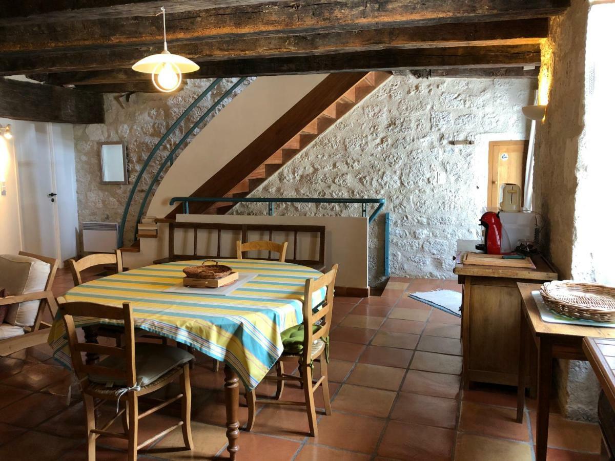 Gite Les Hortalis Montjoi Exterior foto